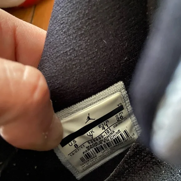 COPY - Air Jordan 11 Low Cherry Bottom Retro Sneakers Men’s Size 8 528895-101 - Picture 3 of 8